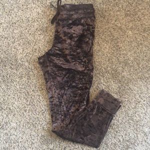 Lululemon “ready to crush” crushed velvet joggers